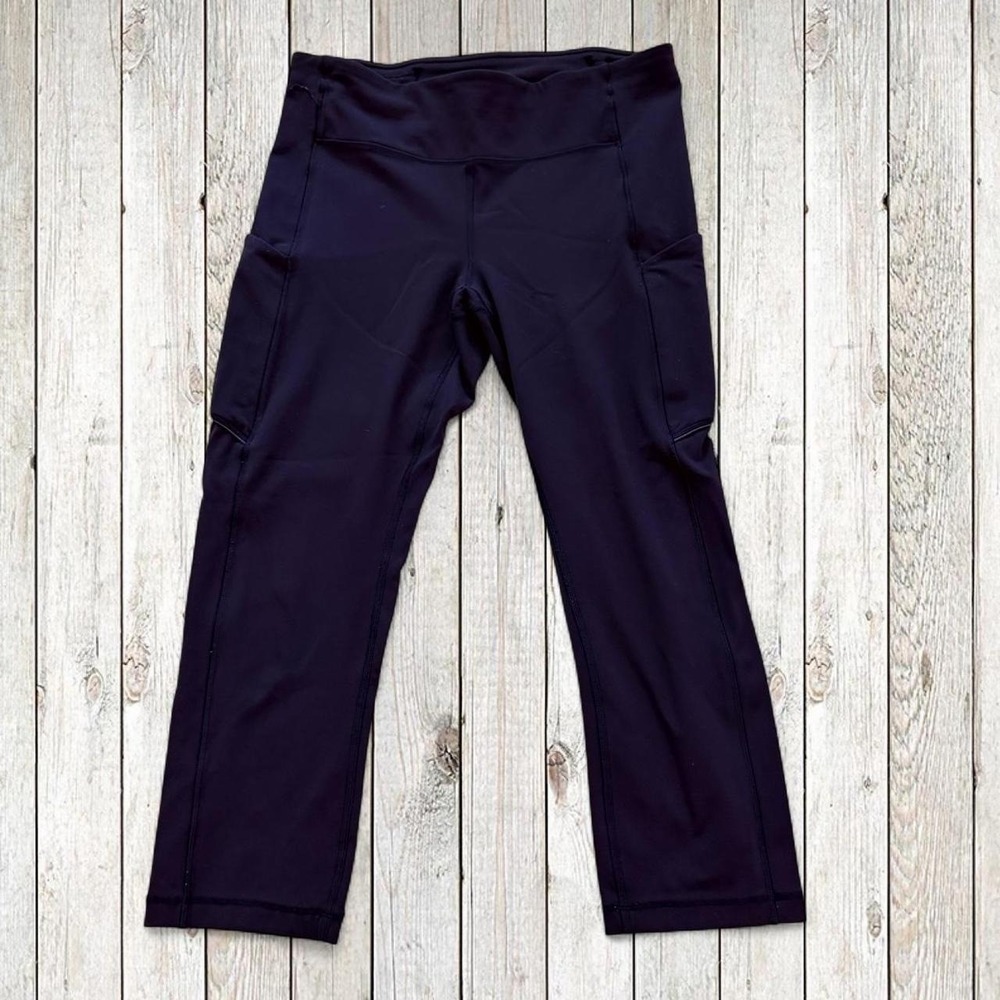 Lululemon Womens Size 8 Black Cargo Pocket Cropped Leggings Athletic Pants